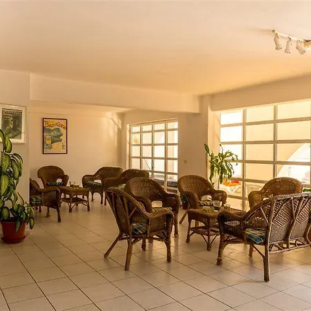 Apartmanhotel Cantinho Do Mar 4*