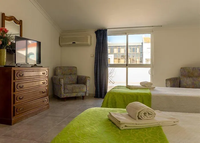 Aparthotel Cantinho Do Mar 4*