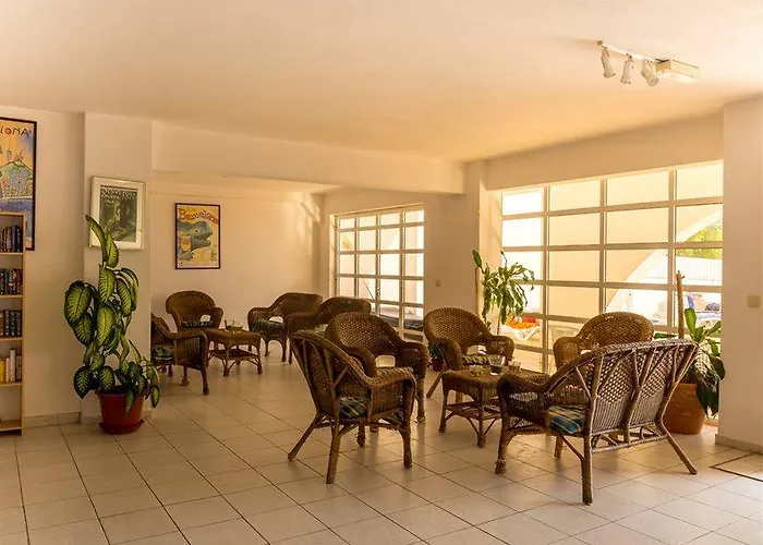 Aparthotel Cantinho Do Mar 4*