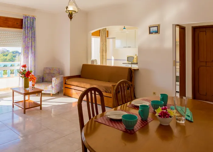 Aparthotel Cantinho Do Mar 4*